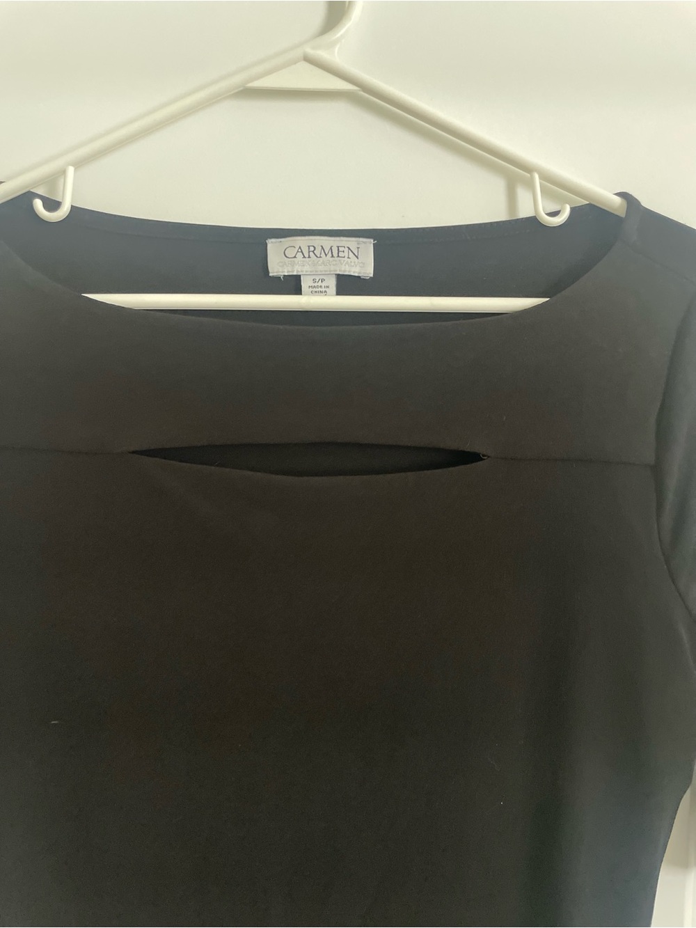 Carmen Women's Keyhole Neck Top